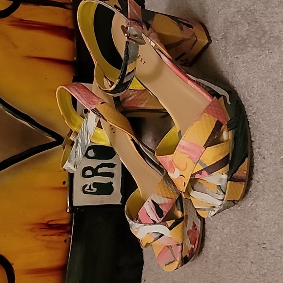 Shoes - Picture 3 of 4